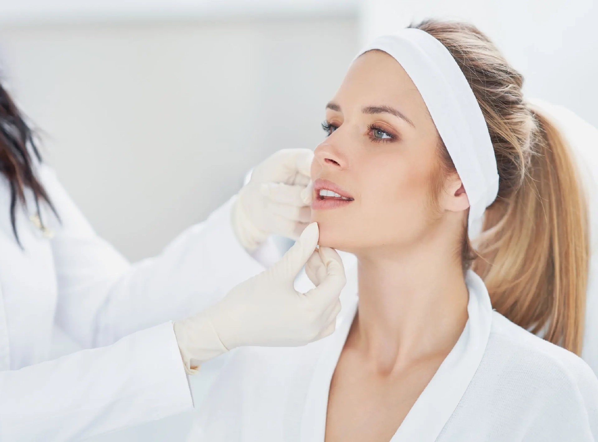 Facelift Myths Debunked: What You Need to Know Before Surgery