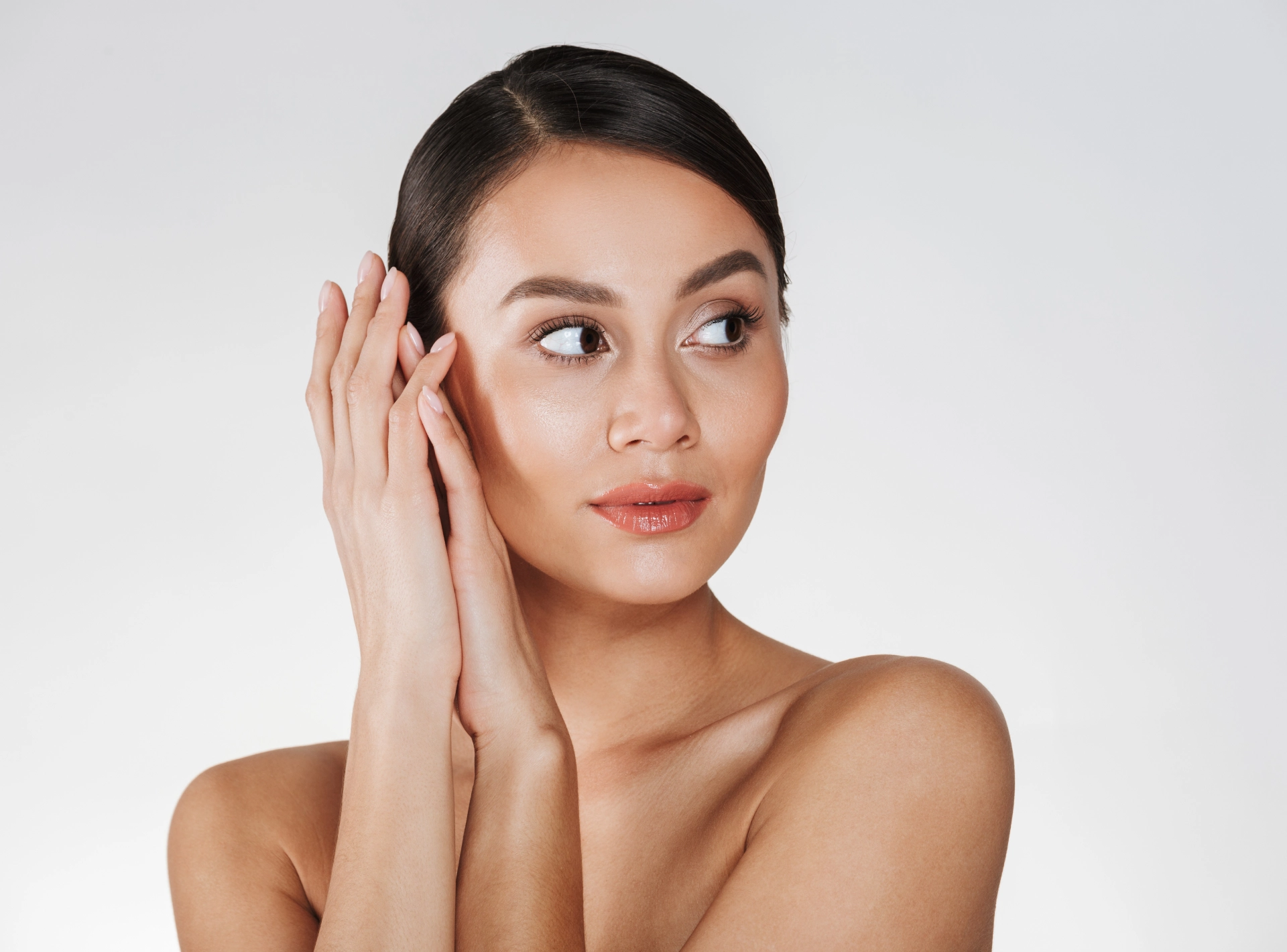 Three Non-invasive Treatments to Rejuvenate and Brighten Your Skin