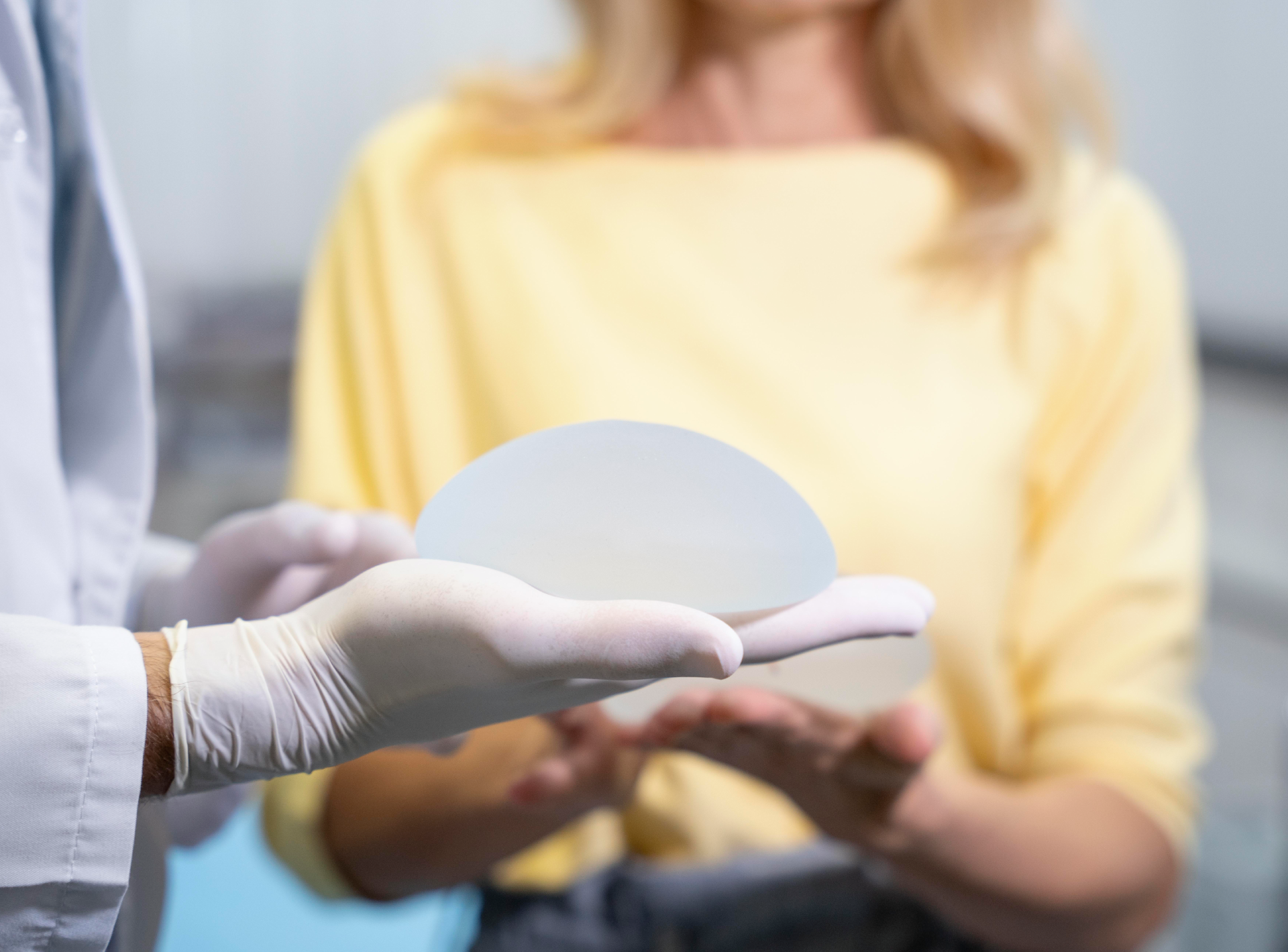 Tips for Petite Women Who Want to Get Breast Implants